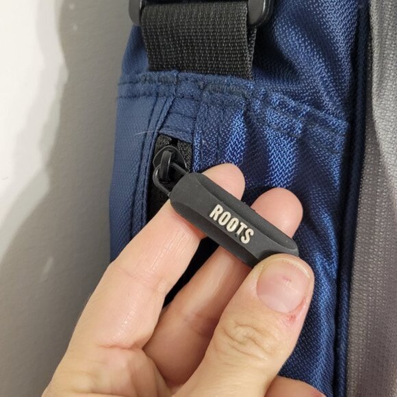 Roots Crossbody Travel Bag Laptop Pocket Water Bottle Holder Adjustable Strap - Picture 5 of 16